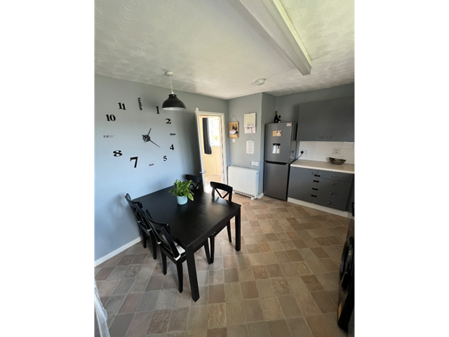 Kitchen/Dining area